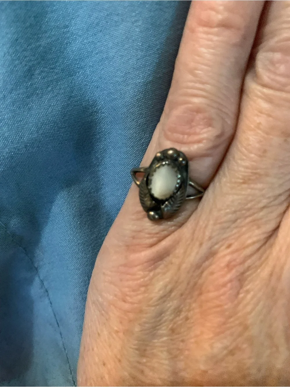 Vintage Sterling Silver Native American-Style Ring with Mother of Pearl Stone